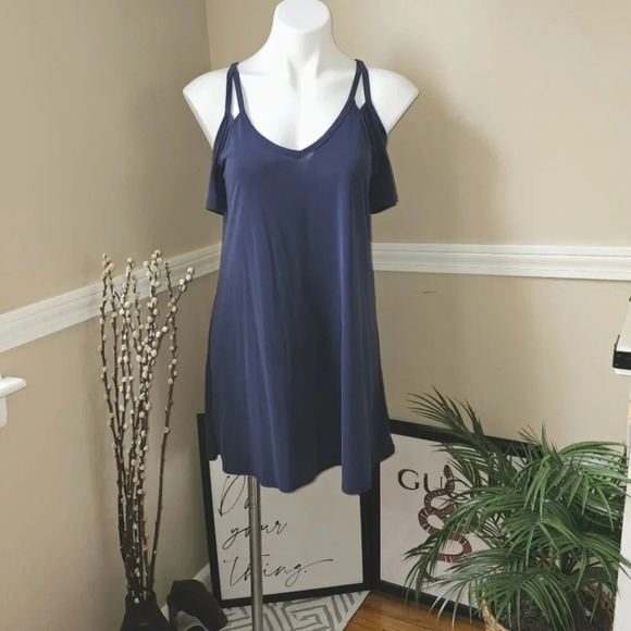 Alya coldshoulder short sleeve mini dress - Picture 2 of 9